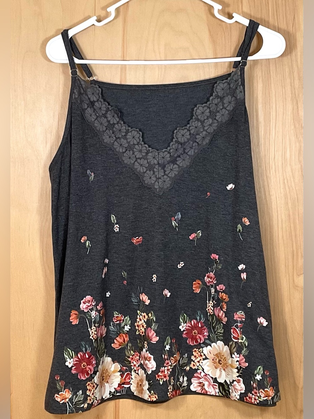 Adjustable Strap Floral Screen Gray Tank Top - EUC